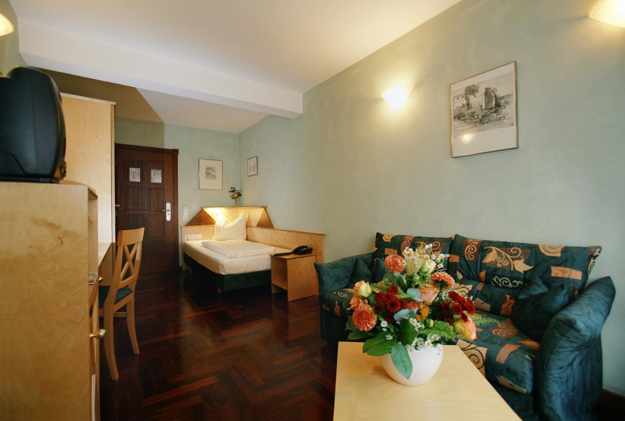 Hotel Hoepfner Burghof Karlsruhe Exterior photo